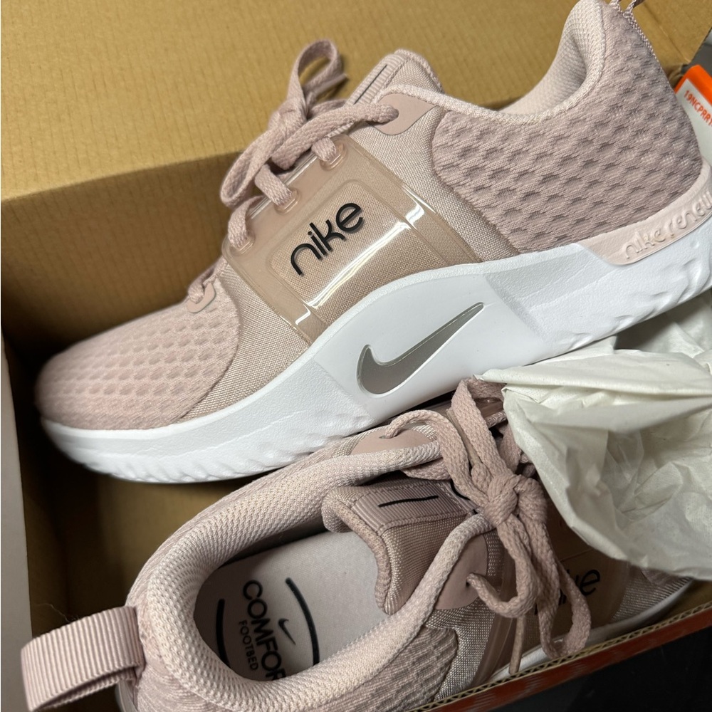 Women’s Nike Renew In-Season TR 10